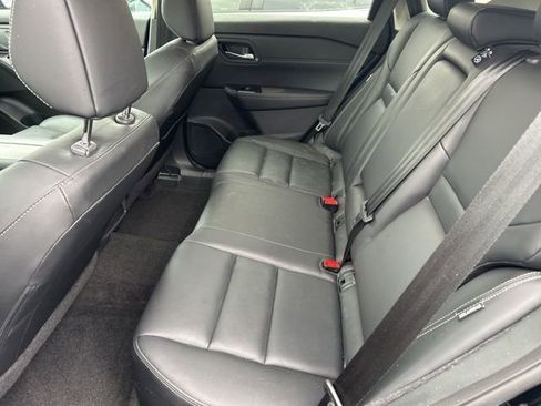 Used 2024 Nissan Rogue SL image 9