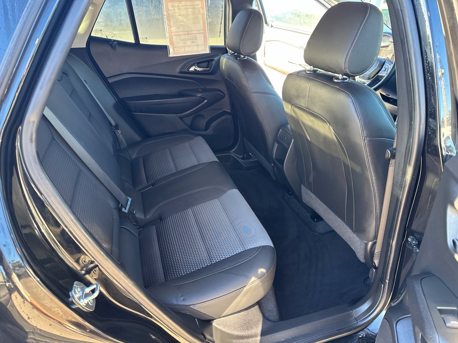 Used 2024 Chevrolet Trax LT w/ LT Convenience Package FWD image 25