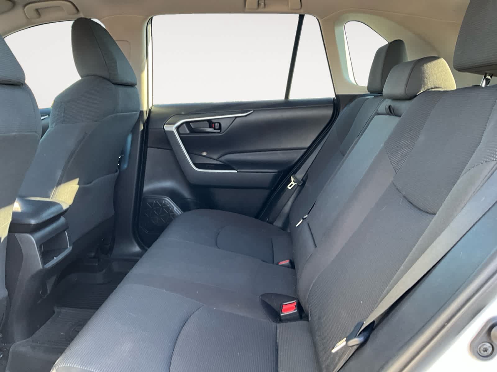 Used 2021 Toyota RAV4 LE FWD image 13