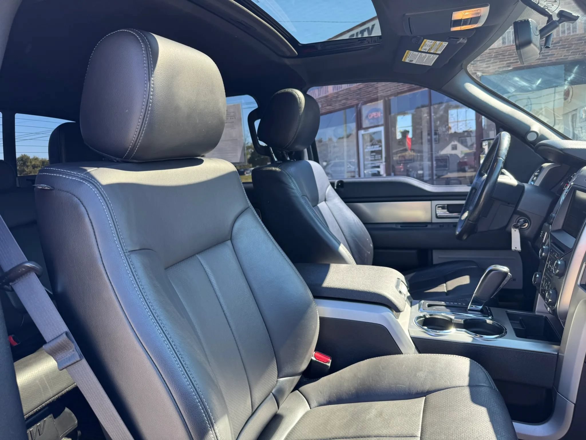 Used 2014 Ford F150 FX4 w/ Equipment Group 402A Luxury AWD/4WD image 39