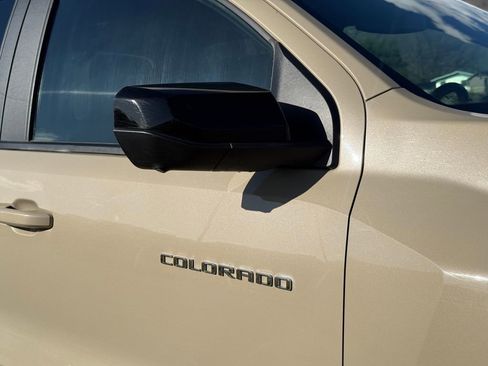 Used 2024 Chevrolet Colorado ZR2 w/ ZR2 Convenience Package III AWD/4WD image 17