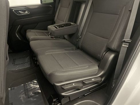 Used 2022 GMC Yukon SLE w/ Gmc Pro Safety Plus Package AWD/4WD image 17