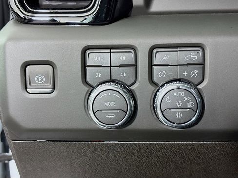 New 2026 GMC Sierra 2500 AT4X image 10