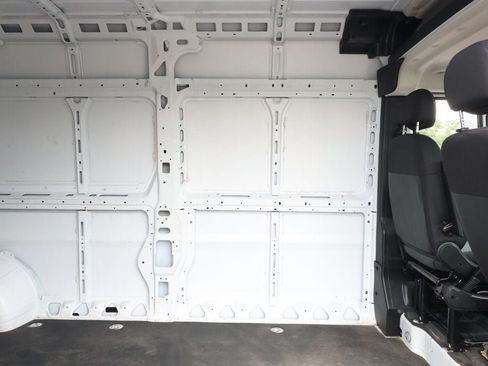 Used 2025 RAM ProMaster 2500 w/ Convenience Group FWD image 24