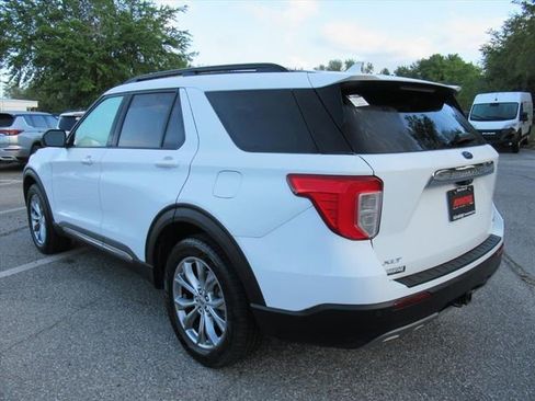 Used 2020 Ford Explorer XLT w/ Equipment Group 202A AWD/4WD image 5