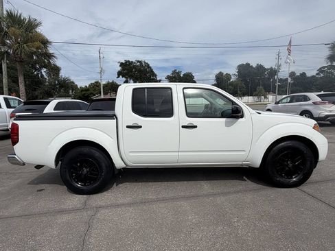 Used 2019 Nissan Frontier SV RWD image 9