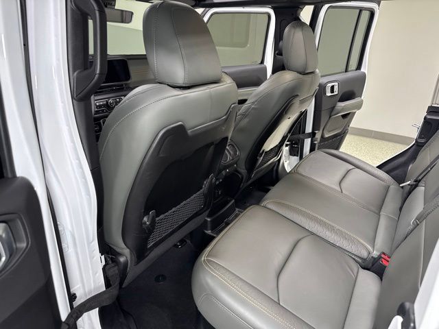Used 2024 Jeep Wrangler High Altitude AWD/4WD image 25