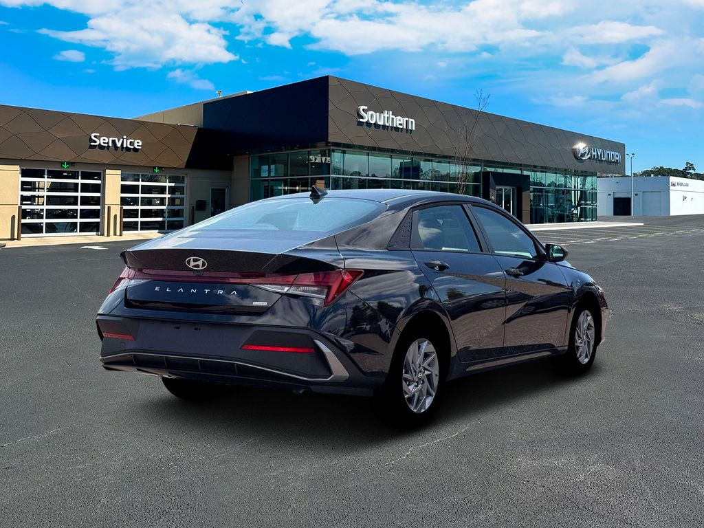 New 2026 Hyundai Elantra Hybrid FWD image 8