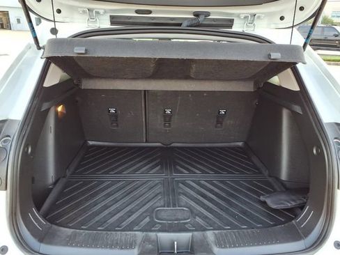 Used 2024 Chevrolet Trax ACTIV w/ Sunroof Package FWD image 9