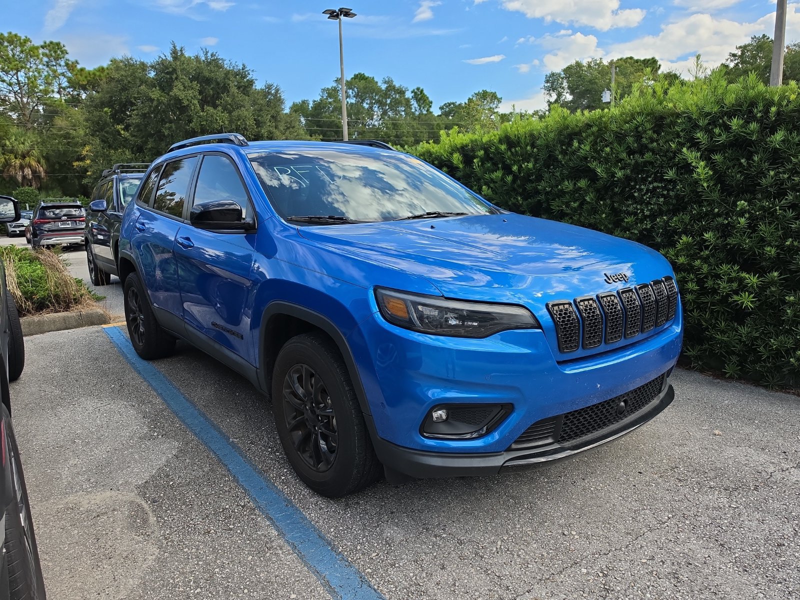 Used 2023 Jeep Cherokee Altitude Lux AWD/4WD image 1