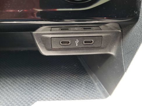 Used 2021 Volkswagen Jetta SE w/ SE Cold Weather Package FWD image 17