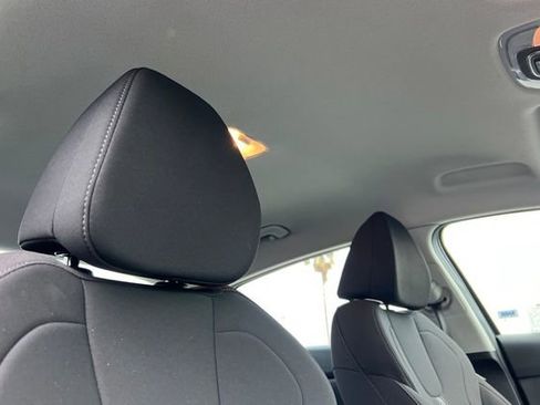 Used 2024 Hyundai Elantra SEL image 17