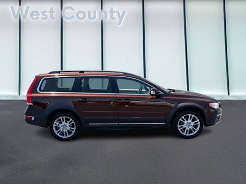Used 2016 Volvo XC70 T5 Platinum AWD/4WD image 2