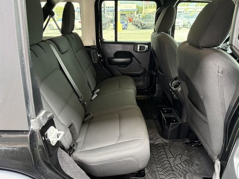 Used 2019 Jeep Wrangler Unlimited Sport S AWD/4WD image 16