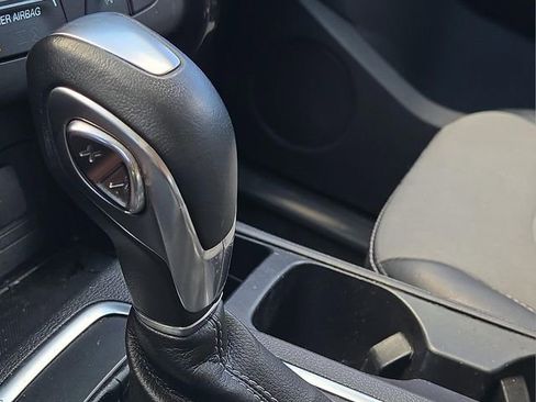 Used 2019 Ford Escape SE image 23