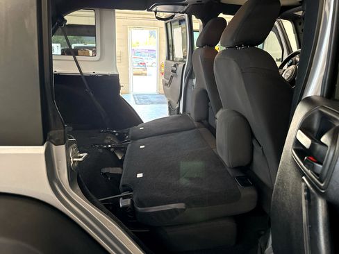 Used 2015 Jeep Wrangler Unlimited Sport w/ Quick Order Package 24S image 31