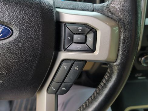 Used 2017 Ford F150 Lariat AWD/4WD image 6