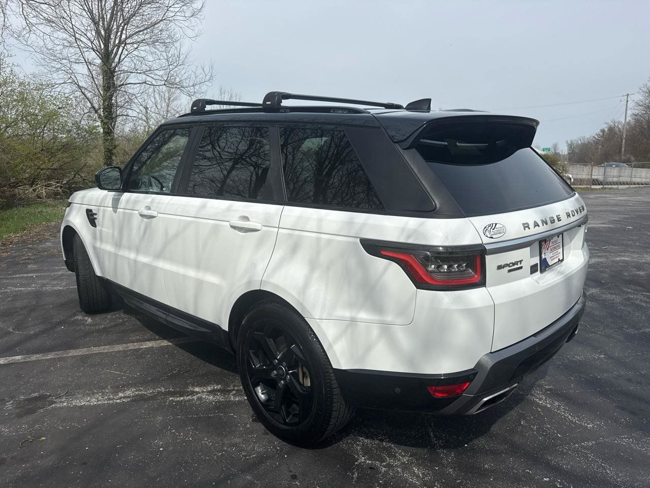 Used 2018 Land Rover Range Rover Sport HSE AWD/4WD image 4