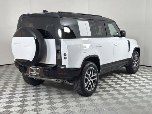 New 2026 Land Rover Defender 110 X-Dynamic SE image 4