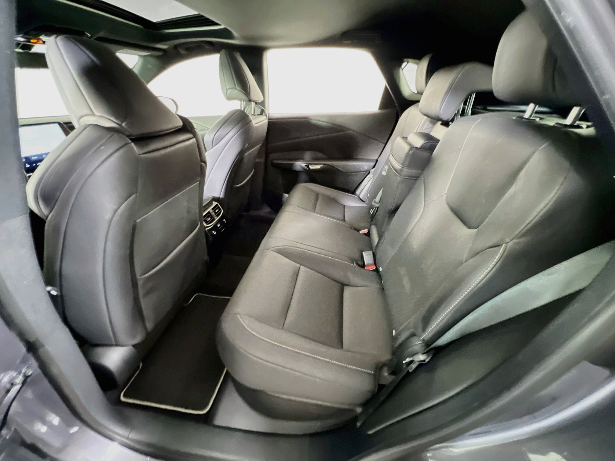 Used 2023 Lexus RX 350 F Sport w/ Accessory Package AWD/4WD image 24