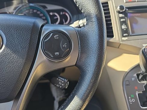Used 2013 Toyota Venza XLE w/ Tow Prep Pkg AWD/4WD image 14