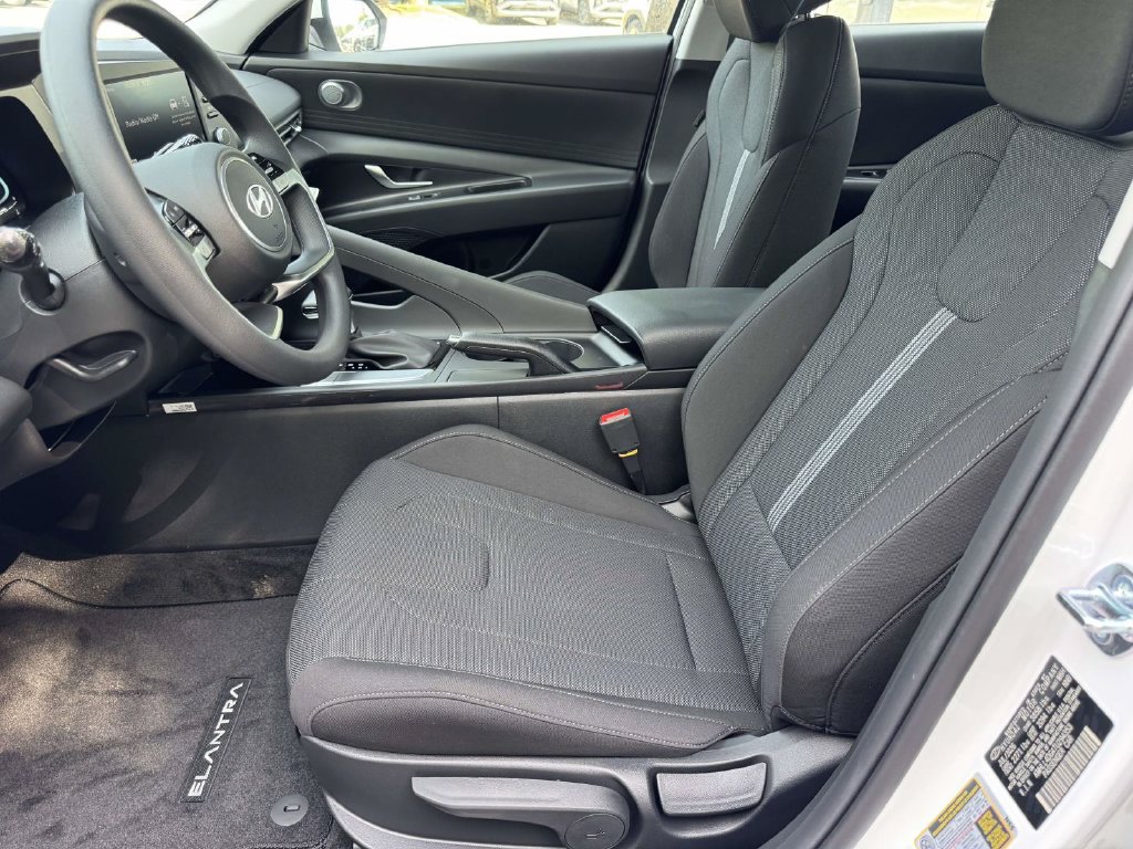 New 2026 Hyundai Elantra SE FWD image 14