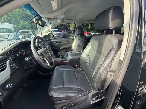 Used 2019 GMC Yukon XL SLE w/ Convenience Package RWD image 9