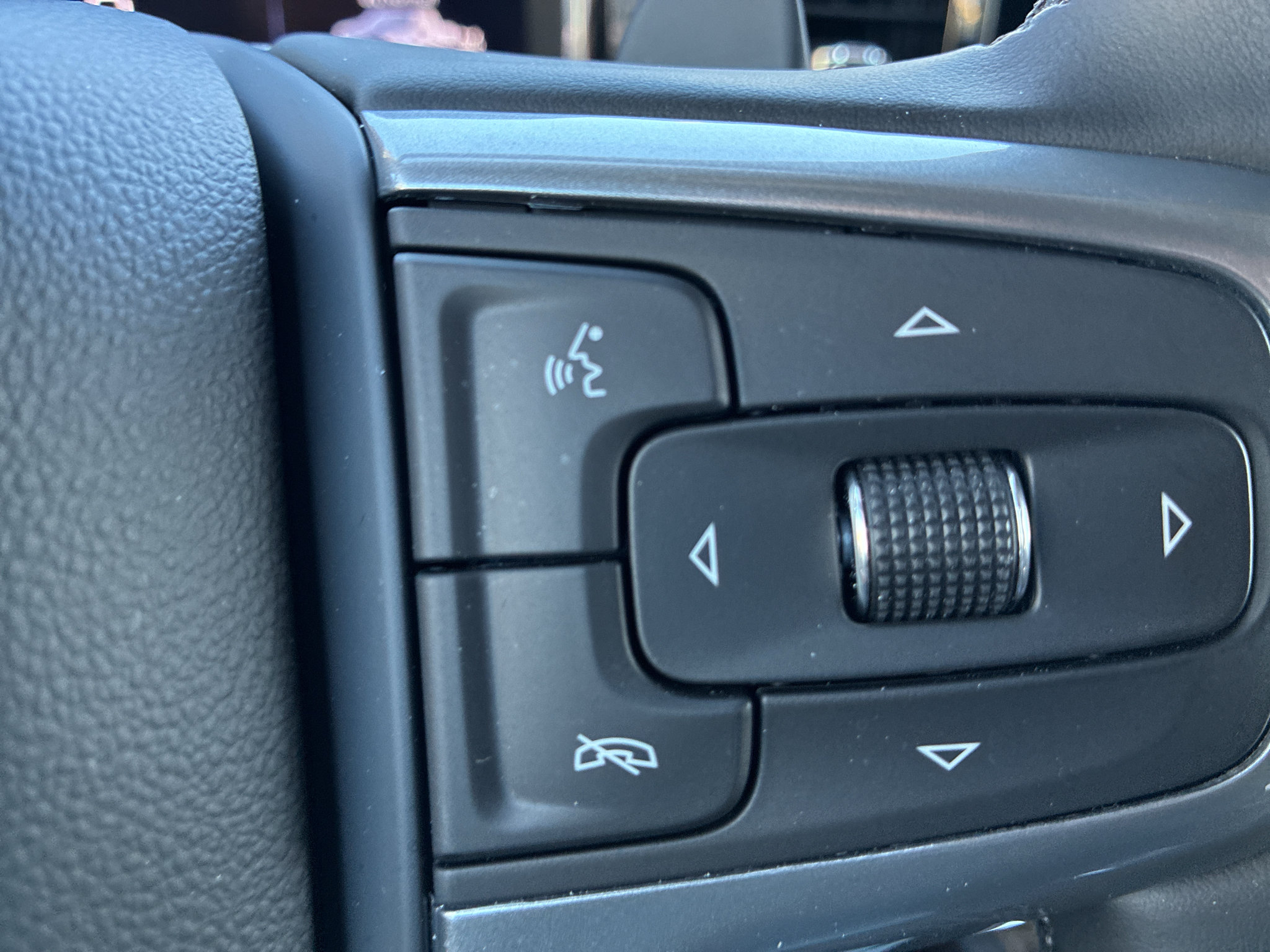 Used 2025 Chevrolet Silverado 1500 LT Trail Boss w/ Convenience Package II AWD/4WD image 28