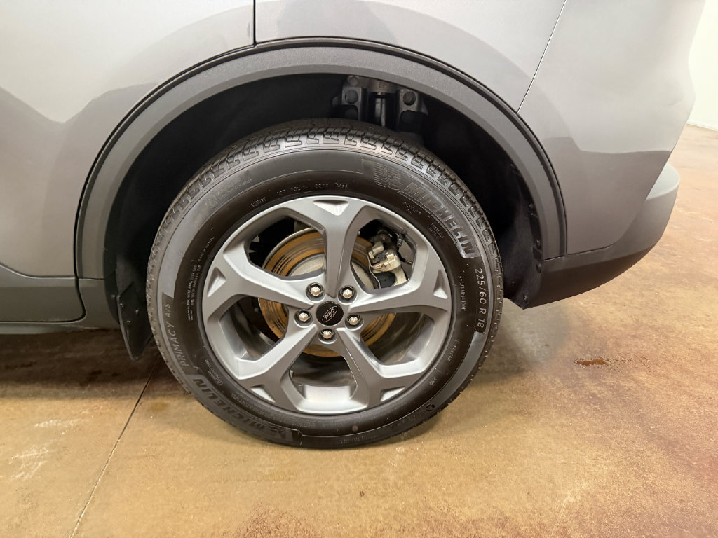 Used 2025 Ford Escape ST-Line Select AWD/4WD image 89