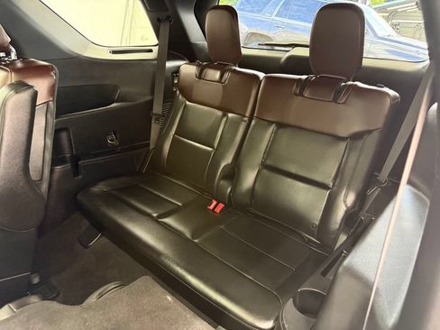 Used 2022 Ford Explorer Platinum w/ Equipment Group 601A AWD/4WD image 21