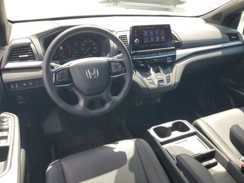 Used 2025 Honda Odyssey Sport-L image 18