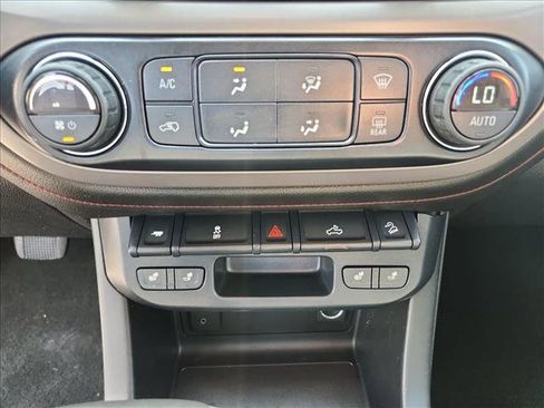 Used 2016 GMC Canyon SLE w/ All Terrain Adventure Package AWD/4WD image 18