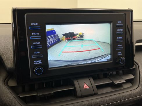 Used 2019 Toyota RAV4 LE w/ All Weather Liner Package AWD/4WD image 18