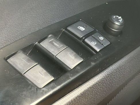 Used 2025 Toyota Camry SE FWD image 28