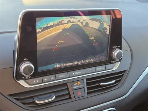 Used 2025 Nissan Altima 2.5 S image 21