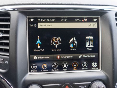 Used 2018 Jeep Grand Cherokee Limited w/ Luxury Group II image 18