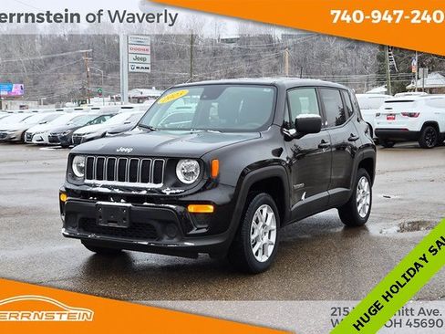 Used 2023 Jeep Renegade Latitude image 3