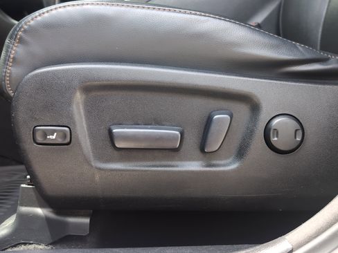 Used 2015 Toyota Highlander Limited AWD/4WD image 17
