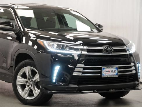 Used 2018 Toyota Highlander Limited AWD/4WD image 6