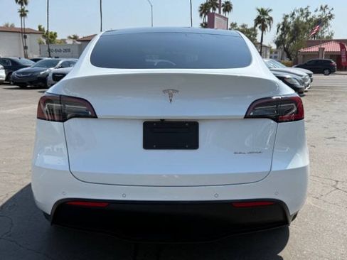 Used 2022 Tesla Model Y Long Range AWD/4WD image 4