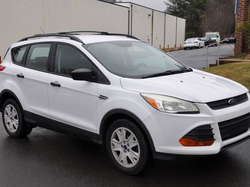 Used 2016 Ford Escape S image 4