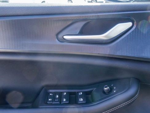 Used 2023 Jeep Grand Cherokee L Laredo image 20