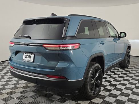 New 2026 Jeep Grand Cherokee Limited w/ Limited Altitude Package AWD/4WD image 4