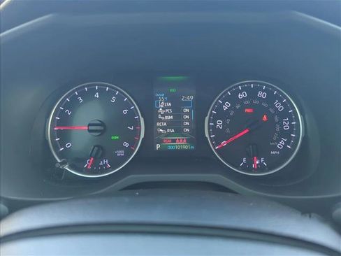 Used 2019 Toyota RAV4 XLE image 10