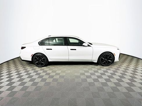 Used 2026 BMW 760i xDrive w/ Executive Package AWD/4WD image 9