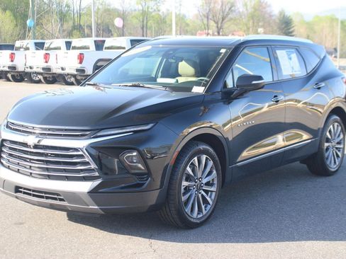 Used 2024 Chevrolet Blazer Premier w/ Driver Confidence II Package image 3