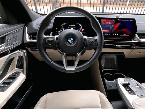 Certified 2025 BMW X2 xDrive28i image 5