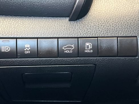 Certified 2021 Toyota Camry SE w/ Convenience Package FWD image 28
