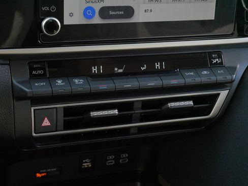 Certified 2025 Toyota Camry LE w/ Convenience Package image 21