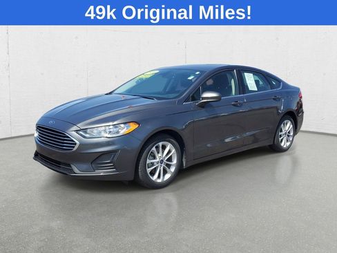 Used 2020 Ford Fusion SE FWD image 4